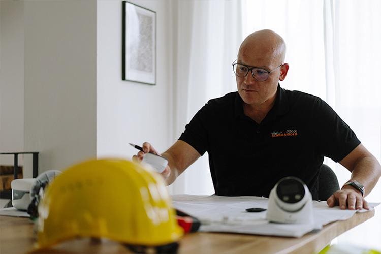 Dennis Hoffmann - Alarm & Video Über Uns